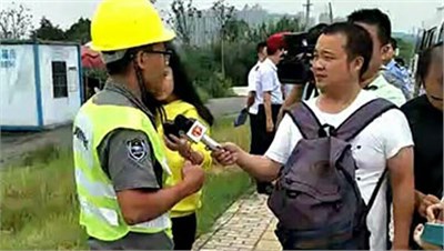 株洲市副市長(zhǎng)、市公安局局長(zhǎng)李曉葵視查工地現(xiàn)場(chǎng)